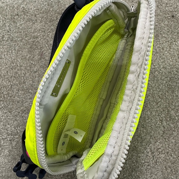 Lululemon Athletica Neon Yellow Black Belt Bag - Picture 3 of 6